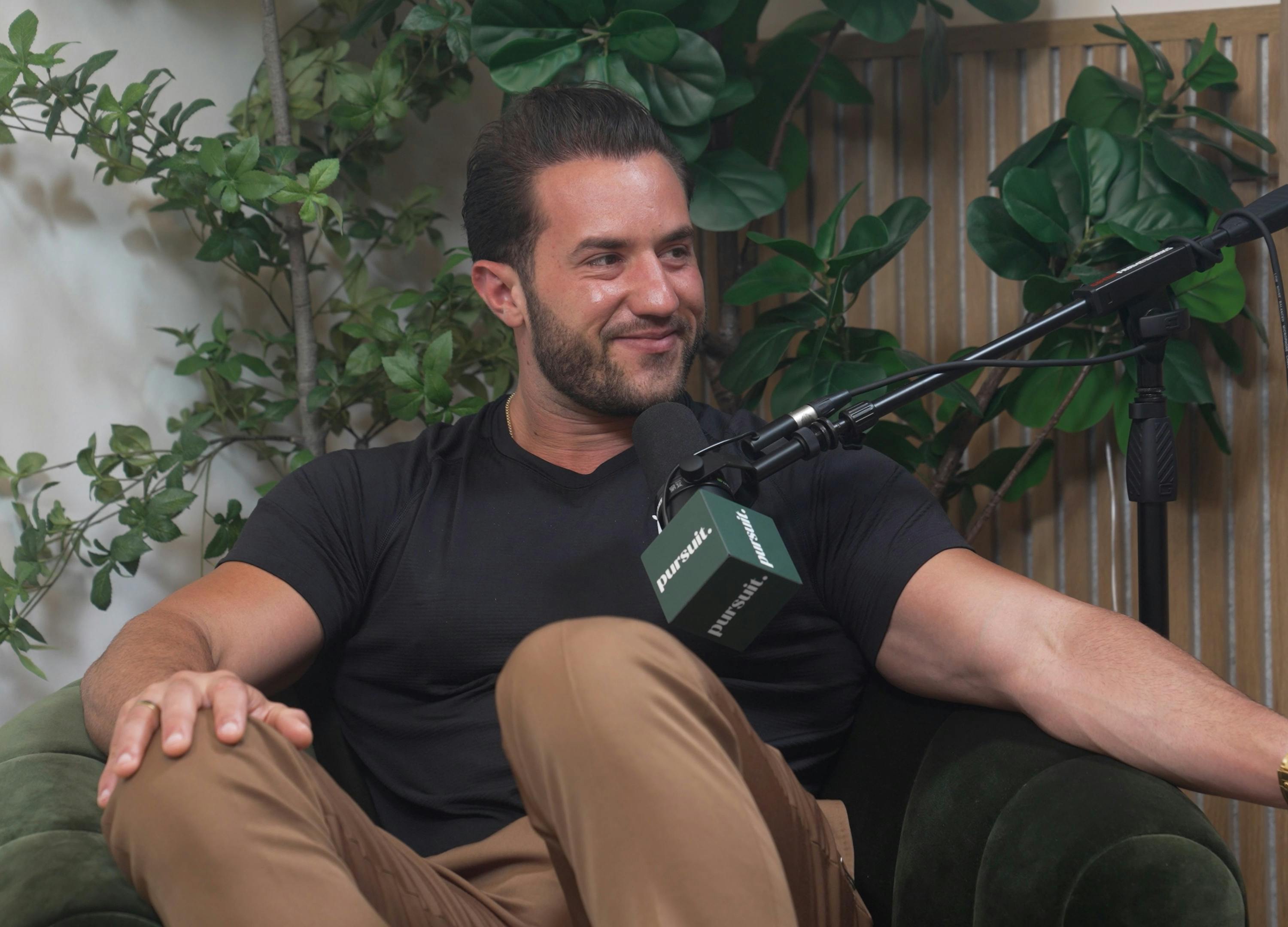 Husband & Wife Q&A: Pregnancy Nutrition, His Experience & Do We Know The Gender? by Mari Llewellyn & Pursuit Network