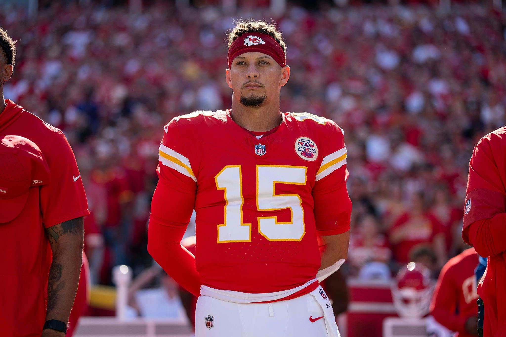 Patrick Mahomes is Unstoppable, Dave's Mom Has a Mike Ditka Story, Film Nerd Showdown with Marc Sessler, Points Per Game with Geoff Schwartz by Dan Le Batard, Stugotz